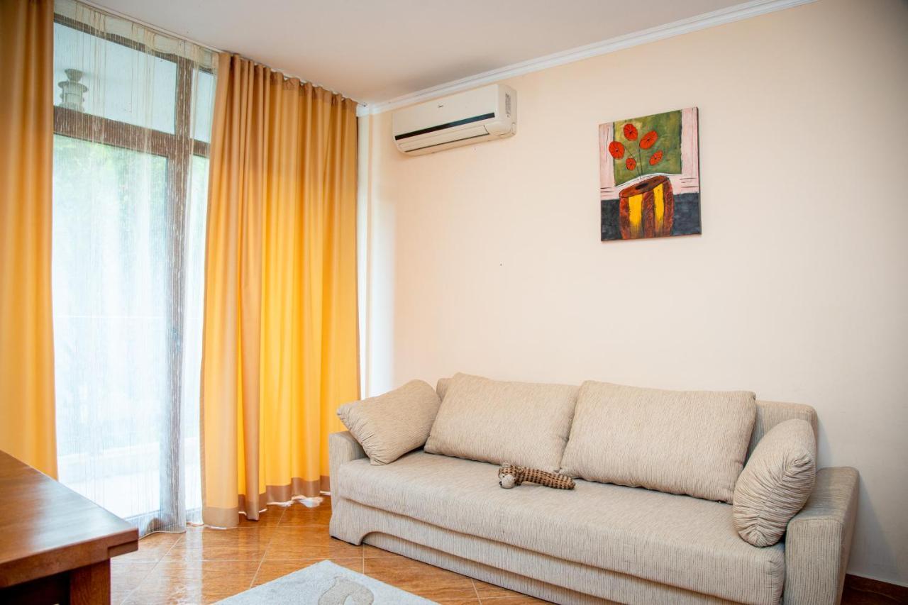 Helios Studio In A Complex In St Vlas By Flat Mаnаger Sveti Vlas Buitenkant foto