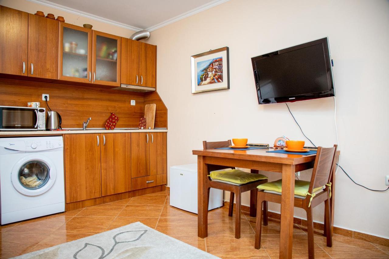 Helios Studio In A Complex In St Vlas By Flat Mаnаger Sveti Vlas Buitenkant foto